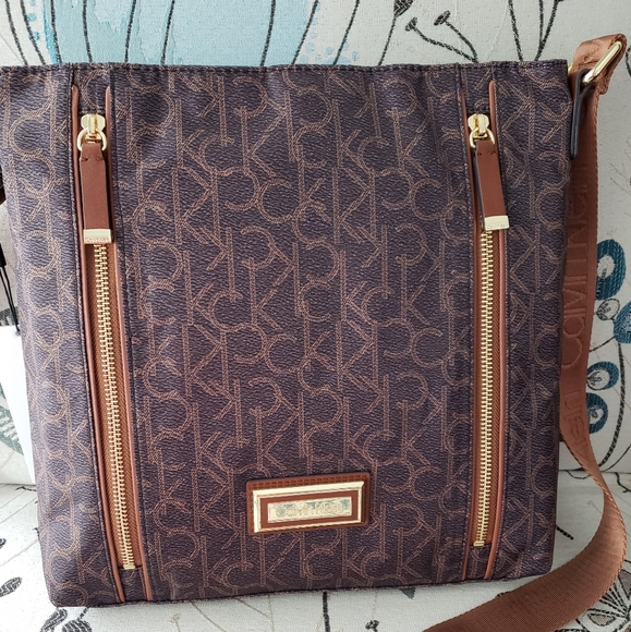 Calvin Klein Handbags - Calvin Klein New Belfast Signature Messenger Bag